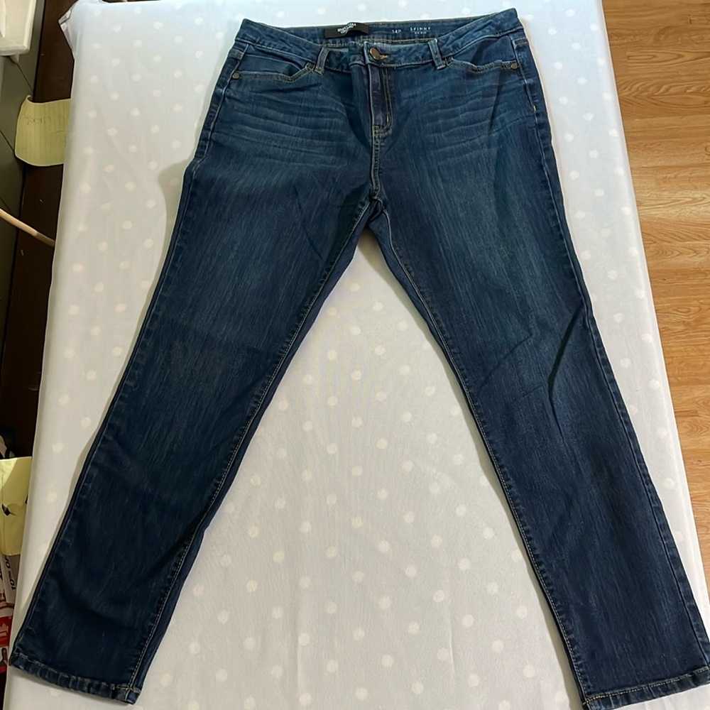 SIMPLY VERA WANG Denim.  Skinny.  Size 14 Petite.